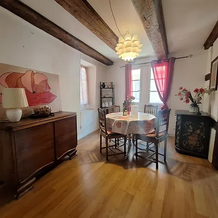 Maison Cliquot - Centre Apartment *