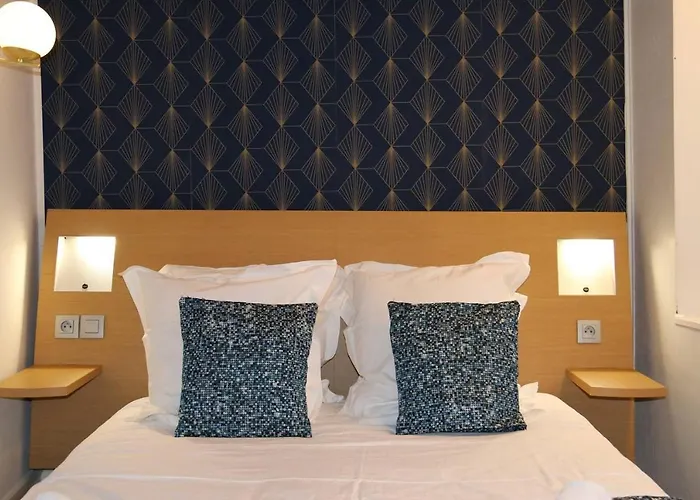 Maison Cliquot - Centre Apartment